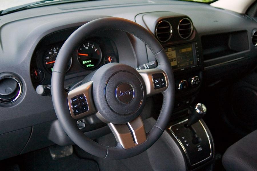 Jeep Patriot 2012 года  (фото 19 из 40)
